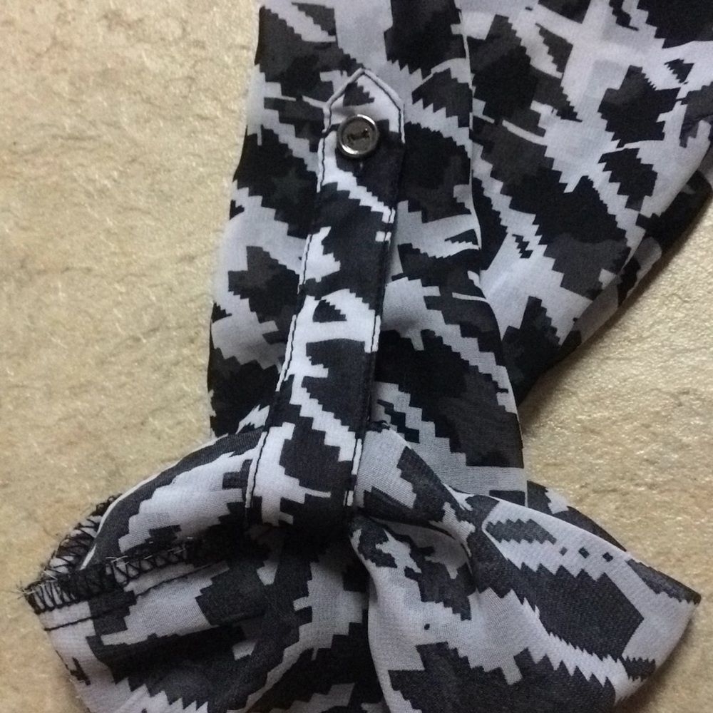 High/low houndstooth blouse - Picture 2 of 2